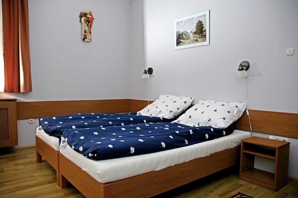 Villa Sakura Panzio Sopron Pokój zdjęcie