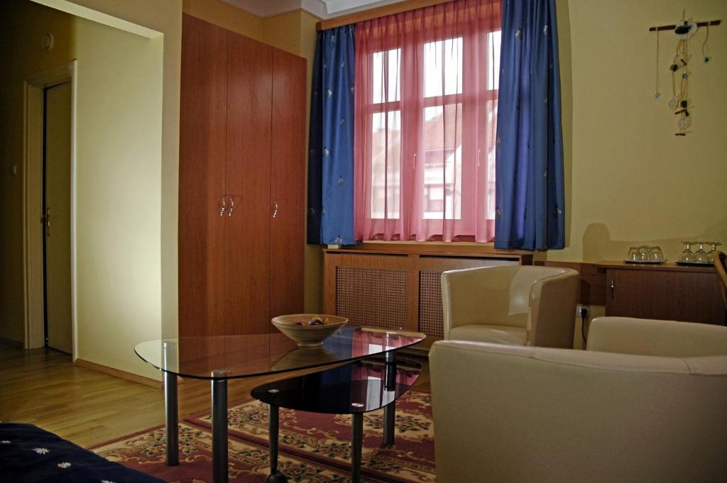 Villa Sakura Panzio Sopron Pokój zdjęcie